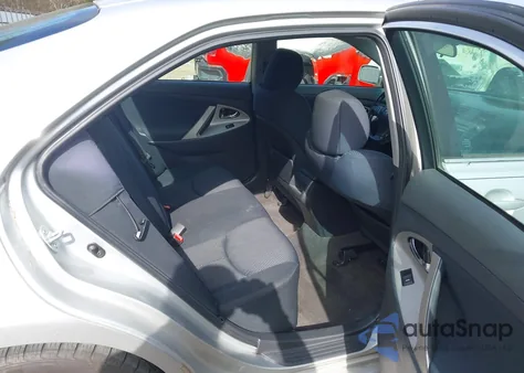 2011 Toyota Camry Se z USA, uszkodzony, nr VIN 4T1BF3EK3BU142689